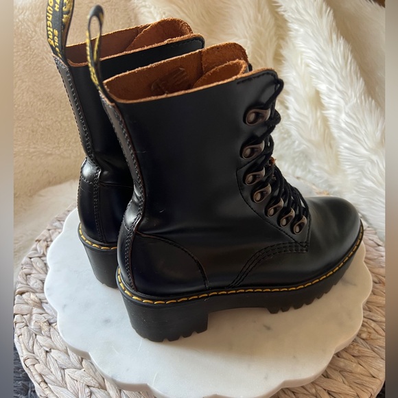 DR Marten's LEONA WOMEN'S VINTAGE SMOOTH LEATHER HEELED BOOTS Size 6 WM - Picture 7 of 15